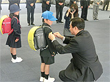 新入学（園）児用交通安全用品寄贈式